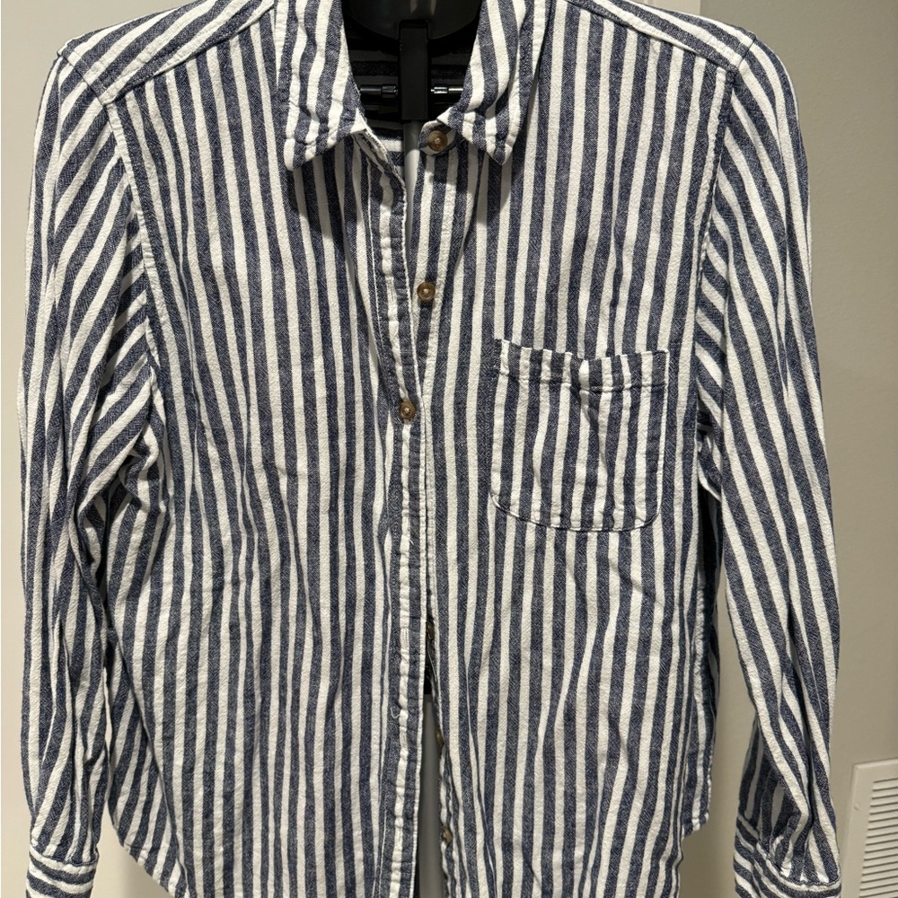 Universal Thread Blue and White Striped Button Down Shirt